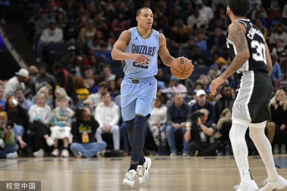 球迷们不仅 球迷们不仅