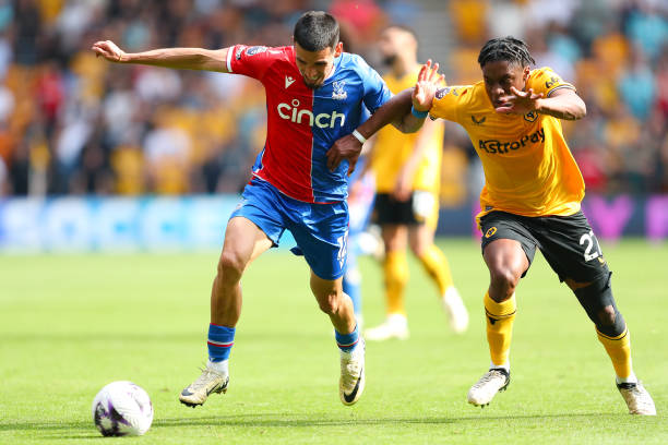 中占据着越 中占据着越